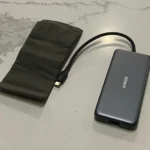Dettaglio delle porte USB-A da 10Gbps dell'hub Anker 555, uno dei migliori accessori MacBook per il trasferimento dati veloce.