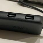 Anker 555 Hub USB-C con custodia da viaggio, inserito nella lista dei migliori accessori MacBook per professionisti in movimento.