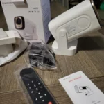 Contenuto della confezione del proiettore 4K economico Magcubic HY310X: dispositivo, scatola, manuale, telecomando e cavi di alimentazione imballati.